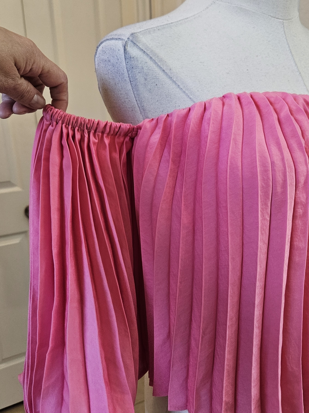 Express Off-The-Shoulder Pleated Cropped Top – Pink | Size XS NWT - Picture 6 of 10